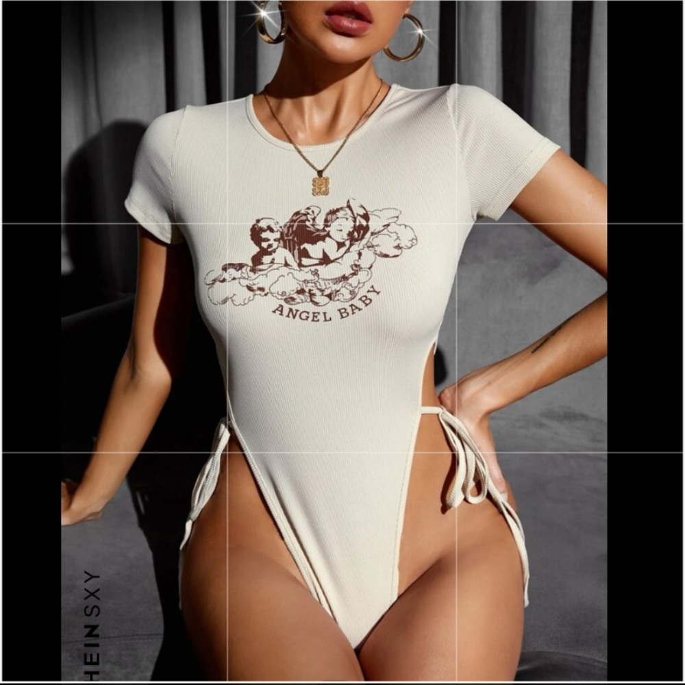 ✨BRAND NEW✨ High Cut Knot Side Bodysuit✨